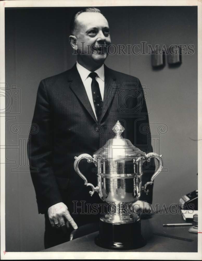 1966 J.W. Godwin, H.J. Heinz Co. Houston manager with district award-Historic Images