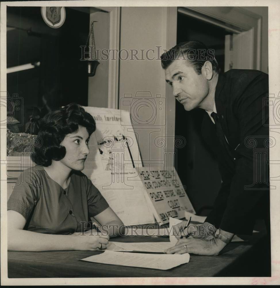 1960 Houston Jaycee President Bill Hollis signs petition-Historic Images