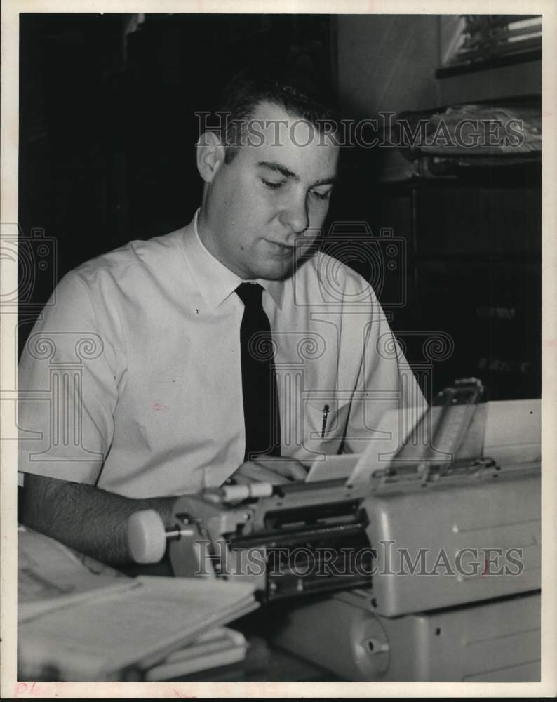 1968 Arthur Hill Houston Chronicle city room reporter-Historic Images