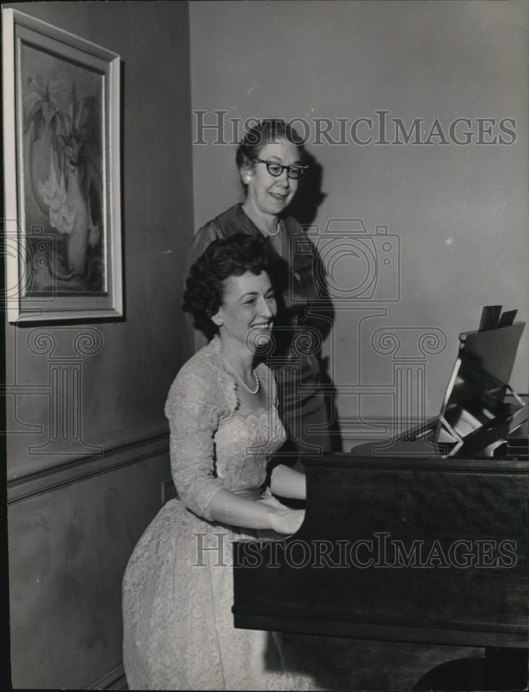 1960 Pianist Drusilla Huffmaster plays at home-Historic Images