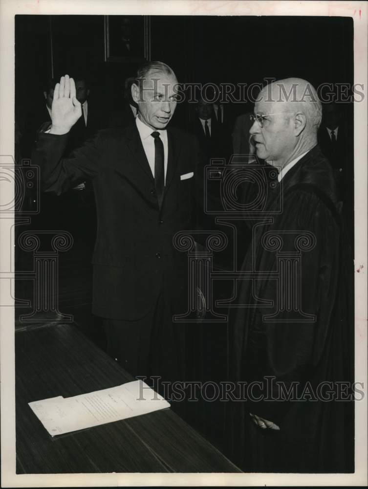 1965 Judge Fred M. Hooey sworn in by Spurgeon Bell-Historic Images