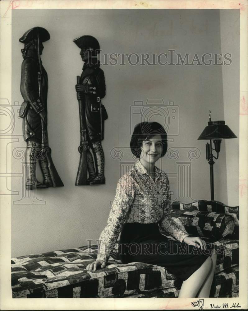 1964 Pat Hyatt, Houston Chronicle staff feature writer-Historic Images