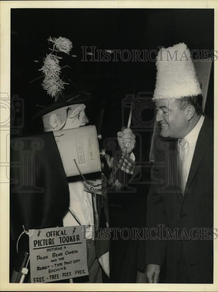 1959 Press Photo Senator Hubert Humphrey with a clown. - hcb10820 - Historic Images