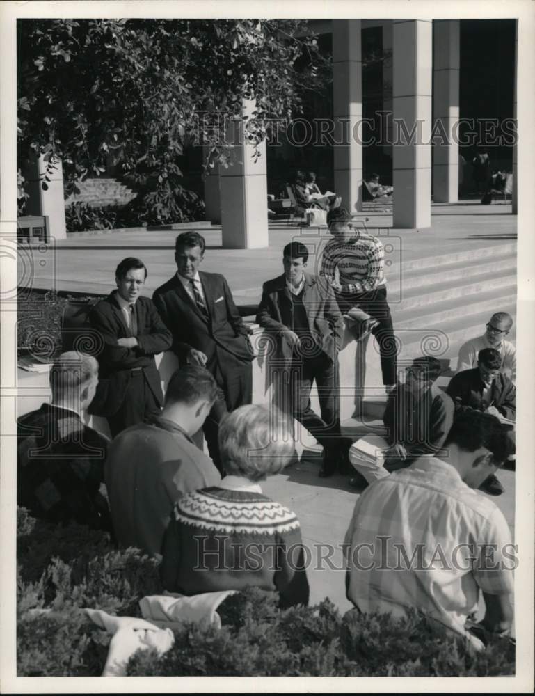 1964 News commentator Chet Huntley with students, group-Historic Images