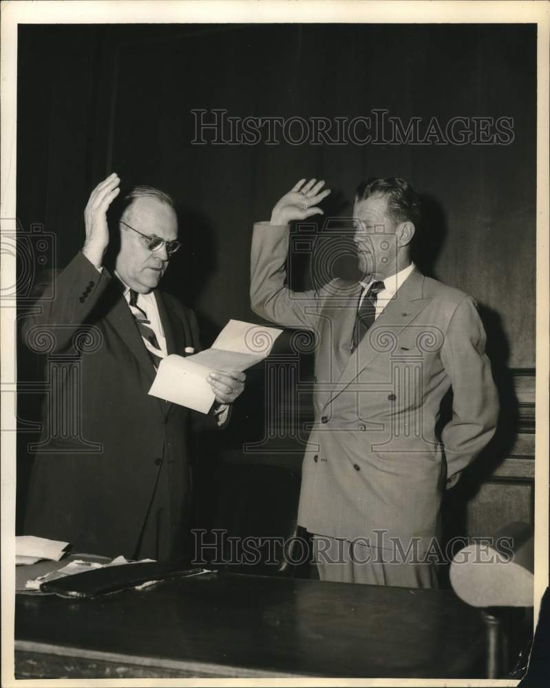 1954 Harris County Sheriff C.V. Buster Kern sworn in-Historic Images