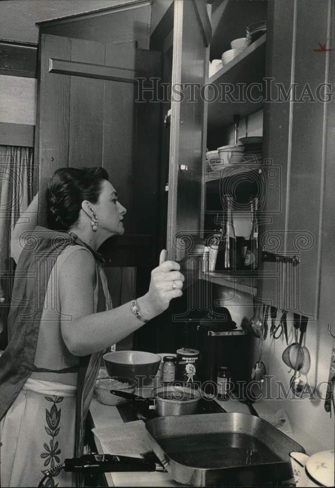 1964 Che Moody Prepares to Cook for Mexican-Themed Dinner Party-Historic Images