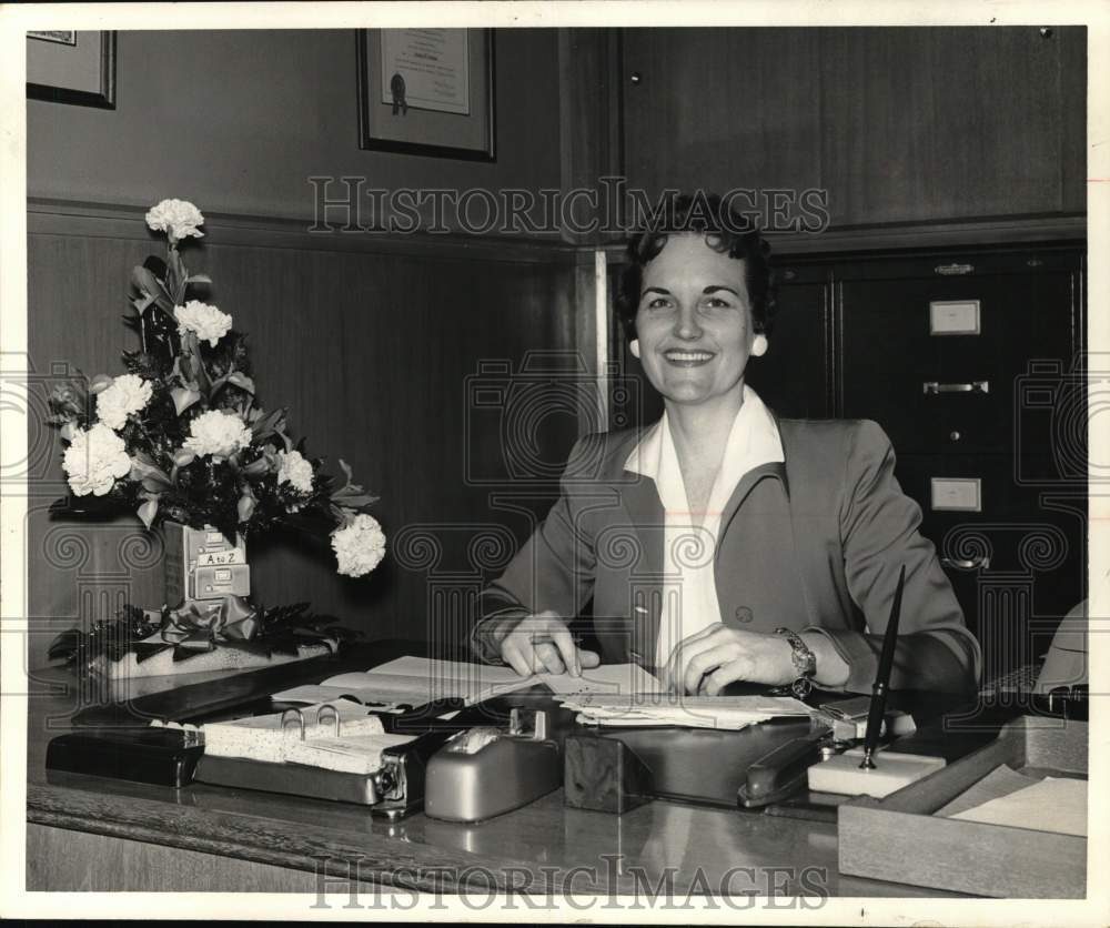 1963 Gladys Jurchak, secretary at Transcontinental Gas Pipe Line.-Historic Images