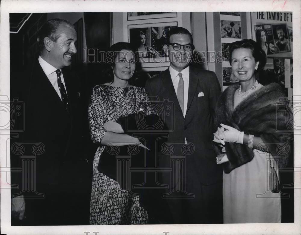 1967 Press Photo British dignitaries attend opening night at the cinema - Historic Images