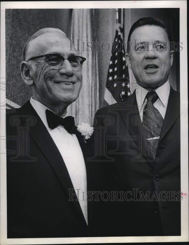 1972 Press Photo George Poitevent honored at dinner by Carl C. Ulsaker. - Historic Images