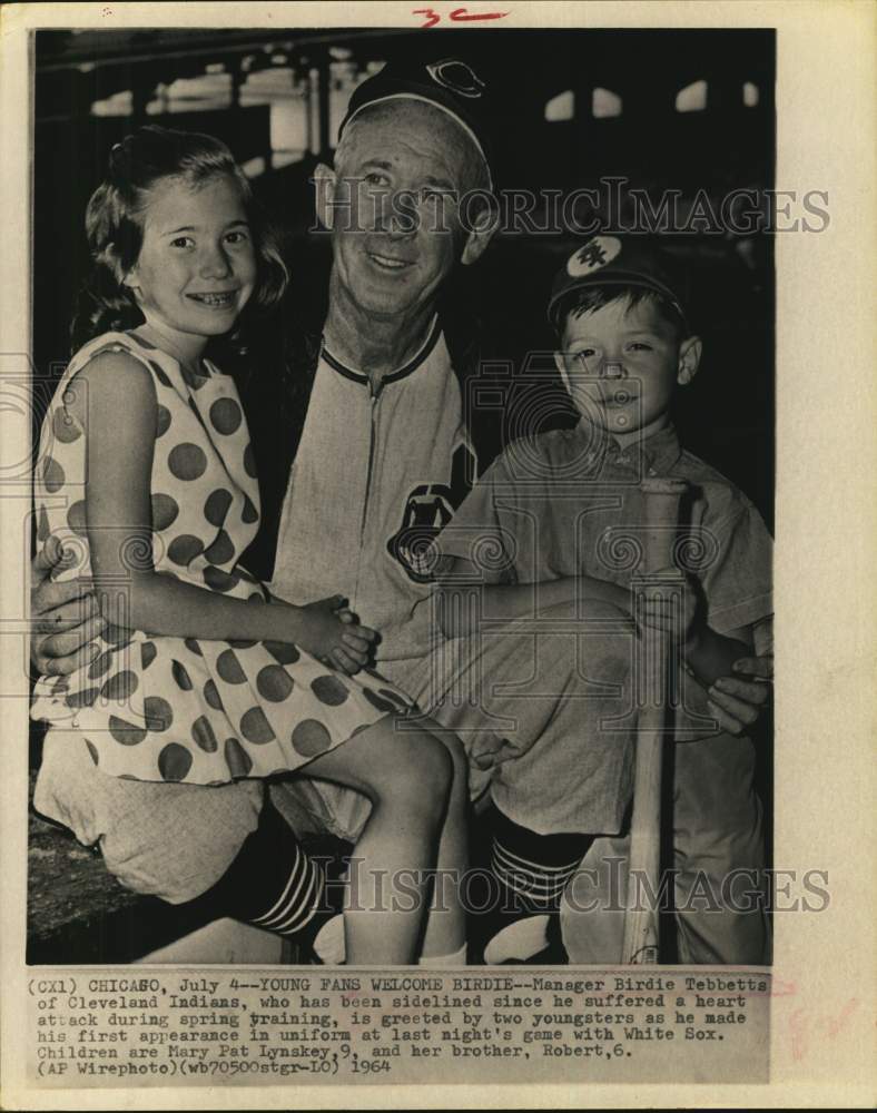 1964 Press Photo Cleveland Indians manager Birdie Tebbetts greeted by children - Historic Images