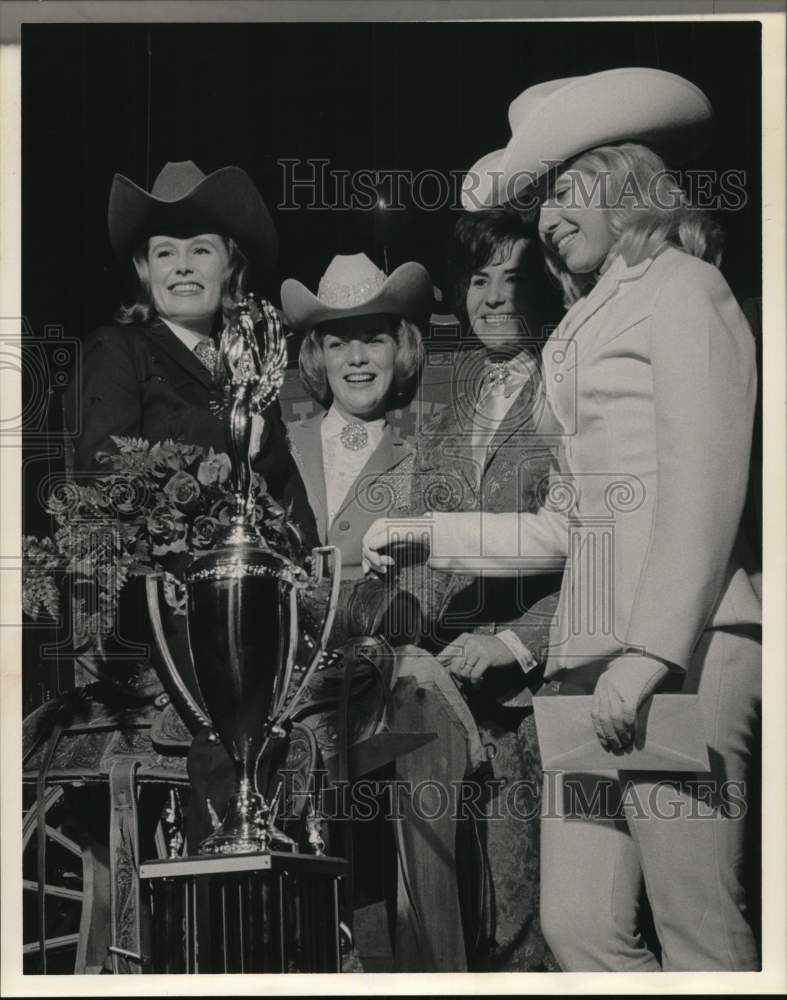 1964 Press Photo Members of Miss Rodeo Houston competition &amp; 1963 winner.- Historic Images