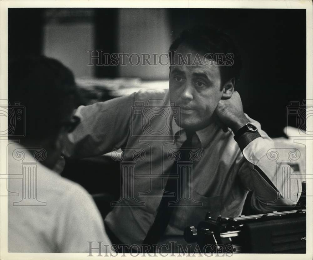 1968 Press Photo Wells Twombly, sportswriter for the Houston Chronicle. - Historic Images