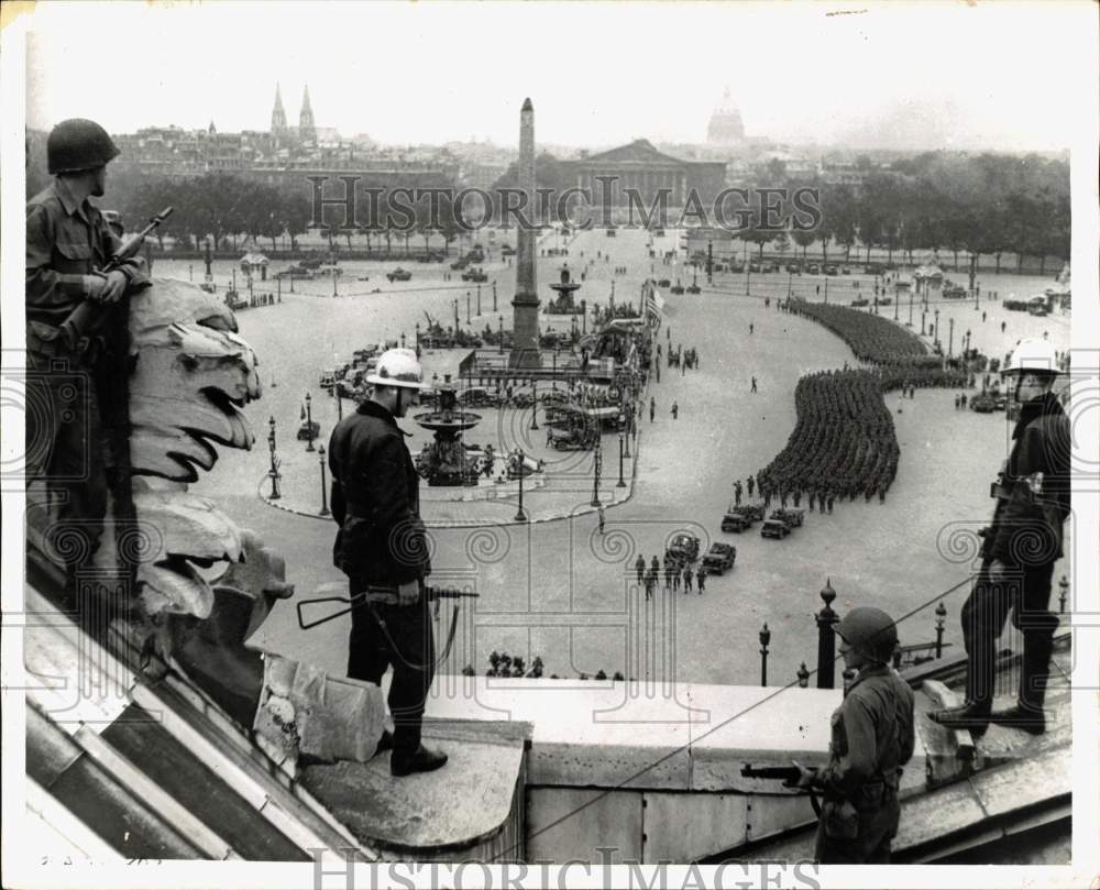 1965 Press Photo Soldiers Watching Military Parade in Paris, France - hcb53863- Historic Images