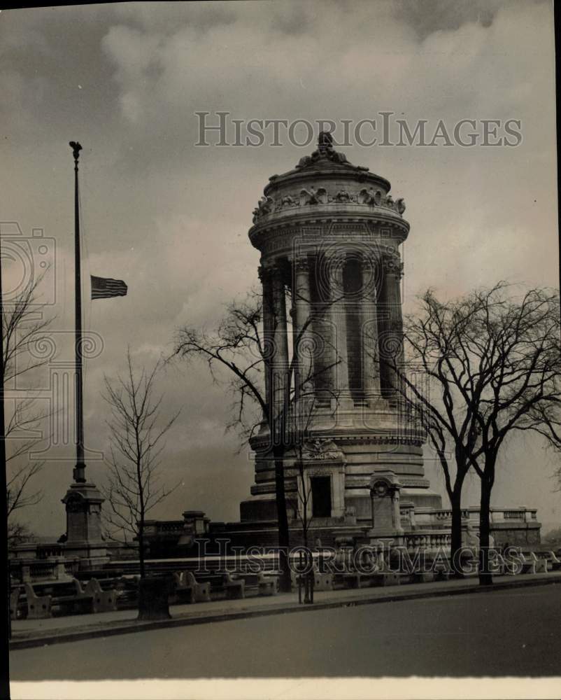 Press Photo Soldiers' and Sailors' Monument on Riverside Drive in New York City - Historic Images