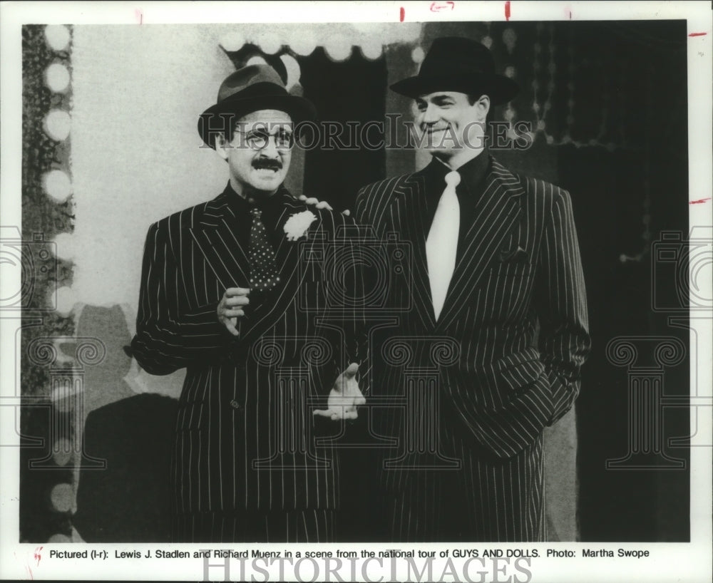 1993 Press Photo Lewis Stadlen and Richard Muenz perform in "Guys and Dolls" - Historic Images