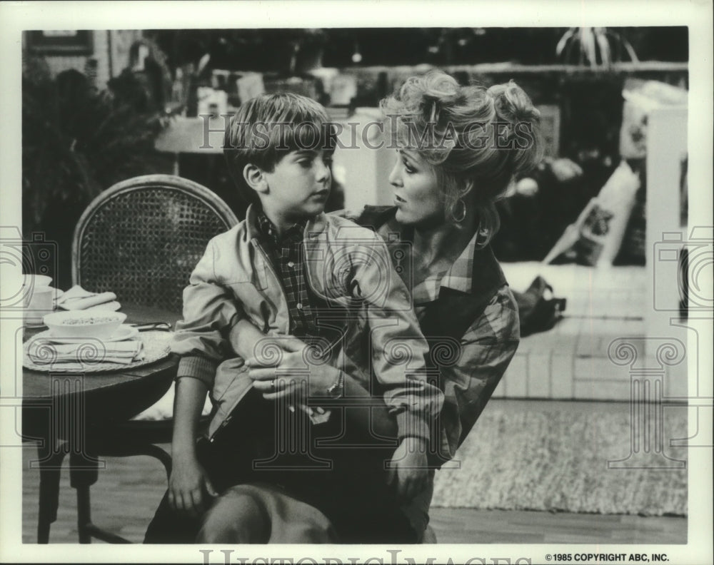 1985 Joanna Kerns and Jeremy Miller star in TV show "Growing Pains" - Historic Images
