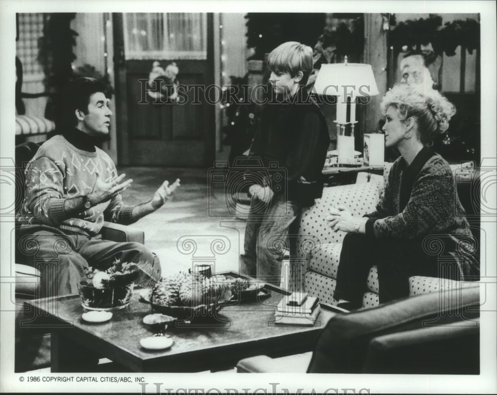 1986 Press Photo Stars of ABC television show "Growing Pains" - hcp00184 - Historic Images