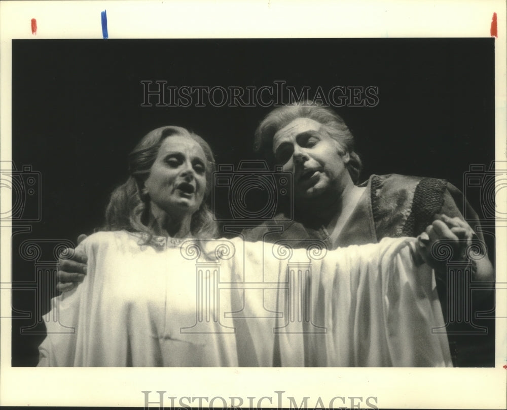 1984 Press Photo Wolfgang Neumann and Berit Lindholm sing "Ring" opera, Dallas - Historic Images