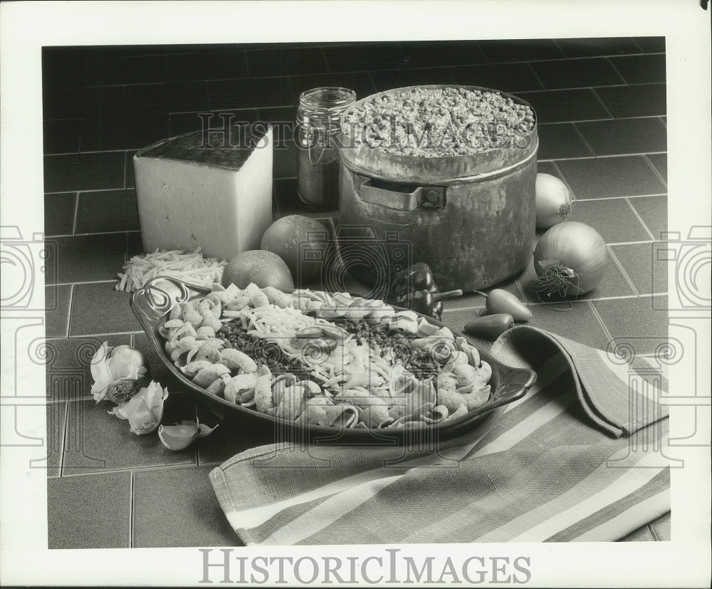 1986 Chili pie made with Fritos corn chips - Historic Images