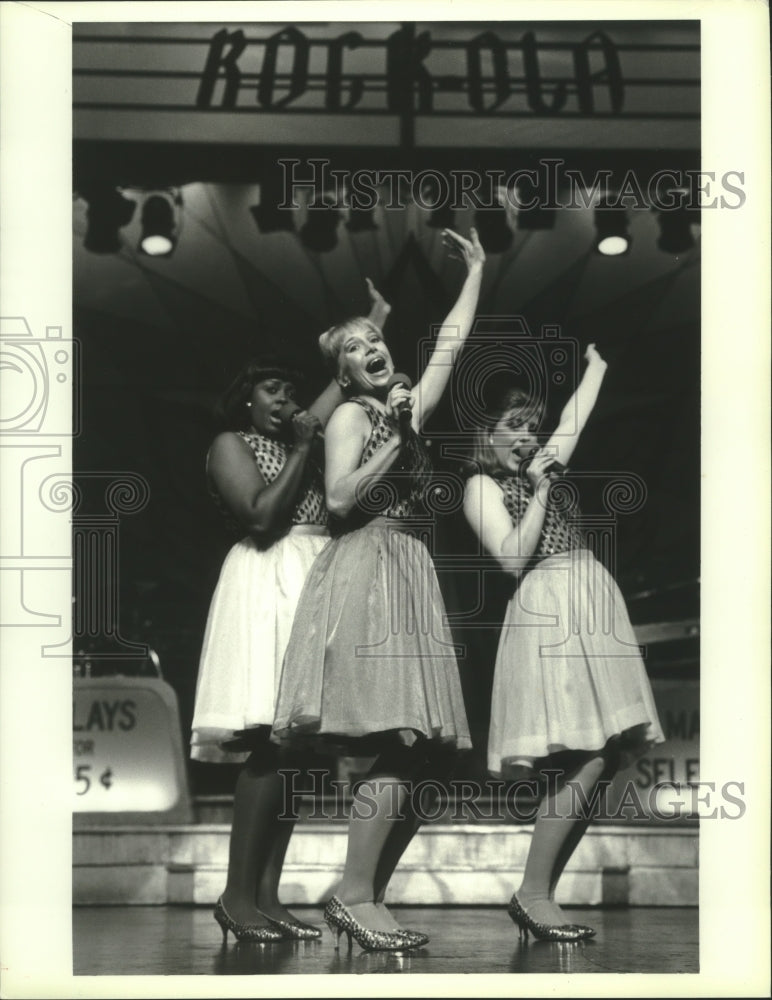 1990 Press Photo Actors performing in the musical &quot;American Juke Box.&quot;- Historic Images