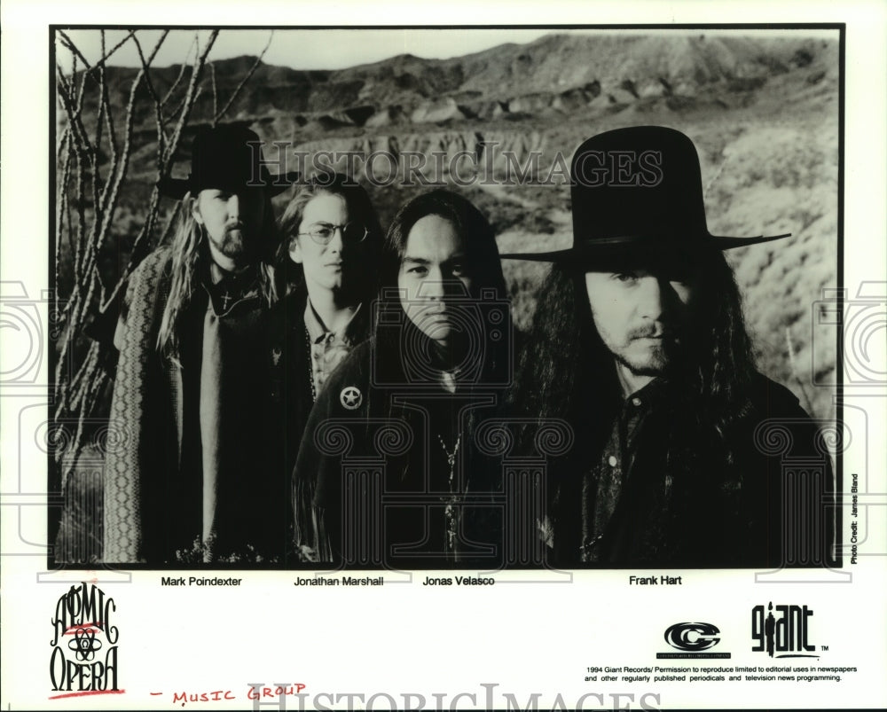 1994 Press Photo Members of the music group Atomic Opera - Historic Images