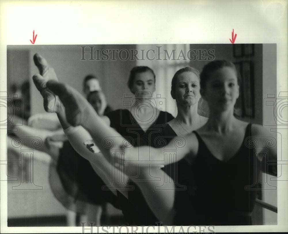 1988 Dancers practice ballet at Houston Allegro Ballet Workshop - Historic Images