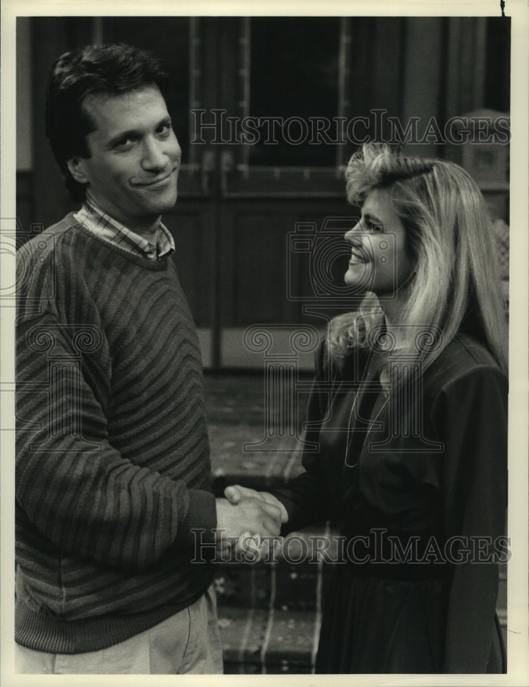 1988 Press Photo Sam Behrens and Lisa Whelchel act in &quot;The Facts of Life&quot; - Historic Images