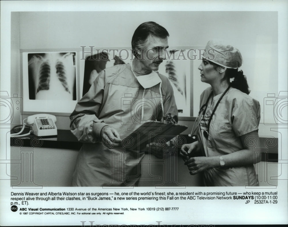 1987 Press Photo Dennis Weaver & Alberta Watson star as surgeons in "Buck James" - Historic Images