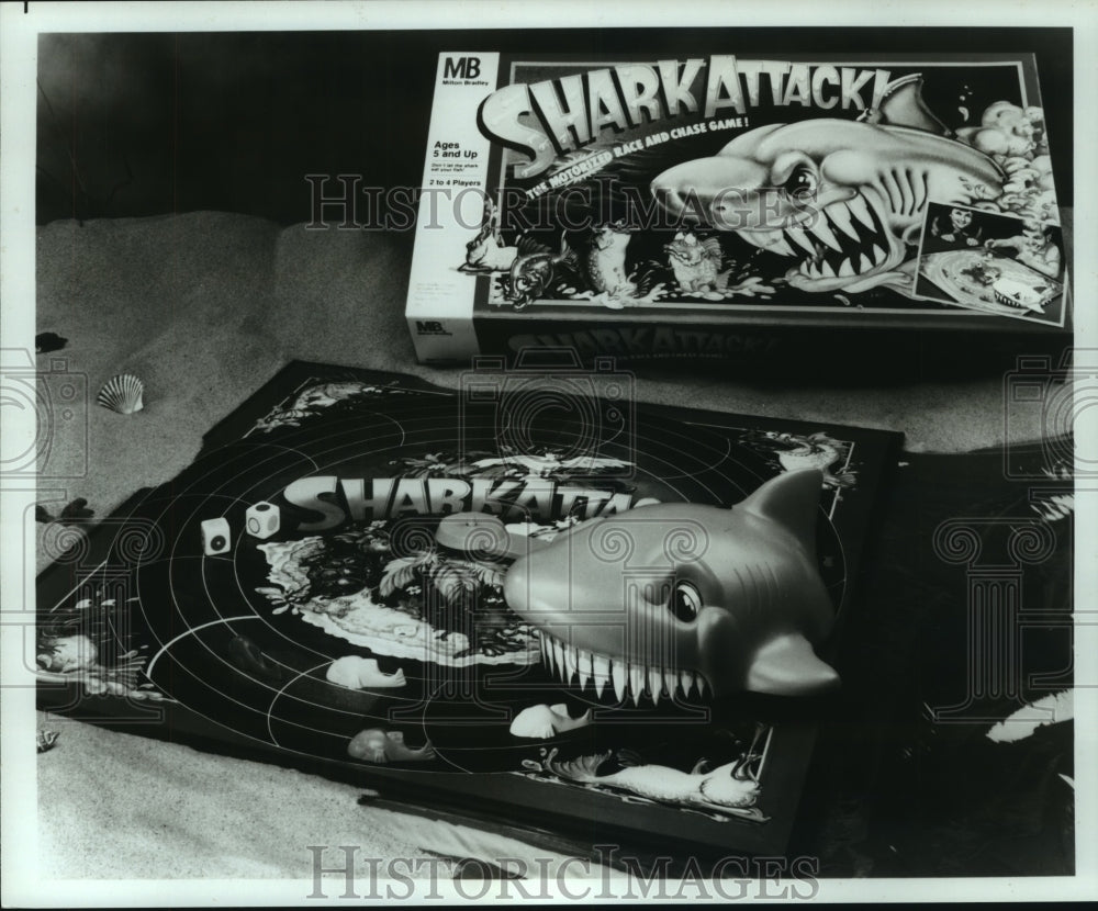 1989 Press Photo Game of &quot;Shark Attack&quot;. - hcp03074- Historic Images