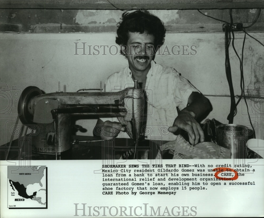 1989 Press Photo Gildardo Gomez opens a shoe factory in Mexico City. - hcp03277- Historic Images