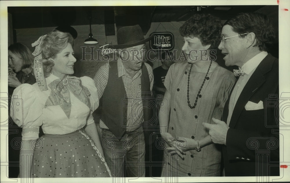 1985 Press Photo Betty Cochran, Leonard Wagner, Shirley Hoover &amp; Bill Cannady.- Historic Images