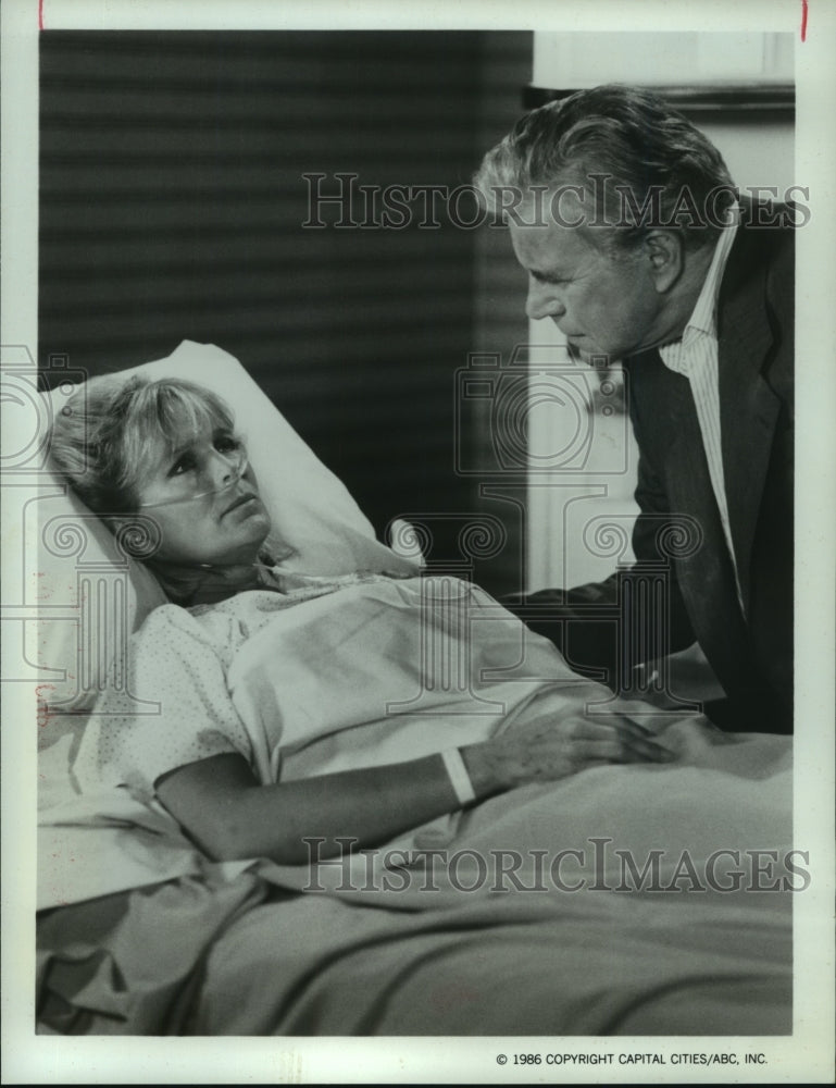 1986 Press Photo Linda Evans and John Forsythe act in the series &quot;Dynasty&quot;- Historic Images