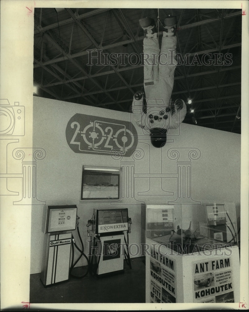 1978 Press Photo Astronaut Dummy in &quot;20/20 Vision&quot; at Contemporary Arts Museum- Historic Images