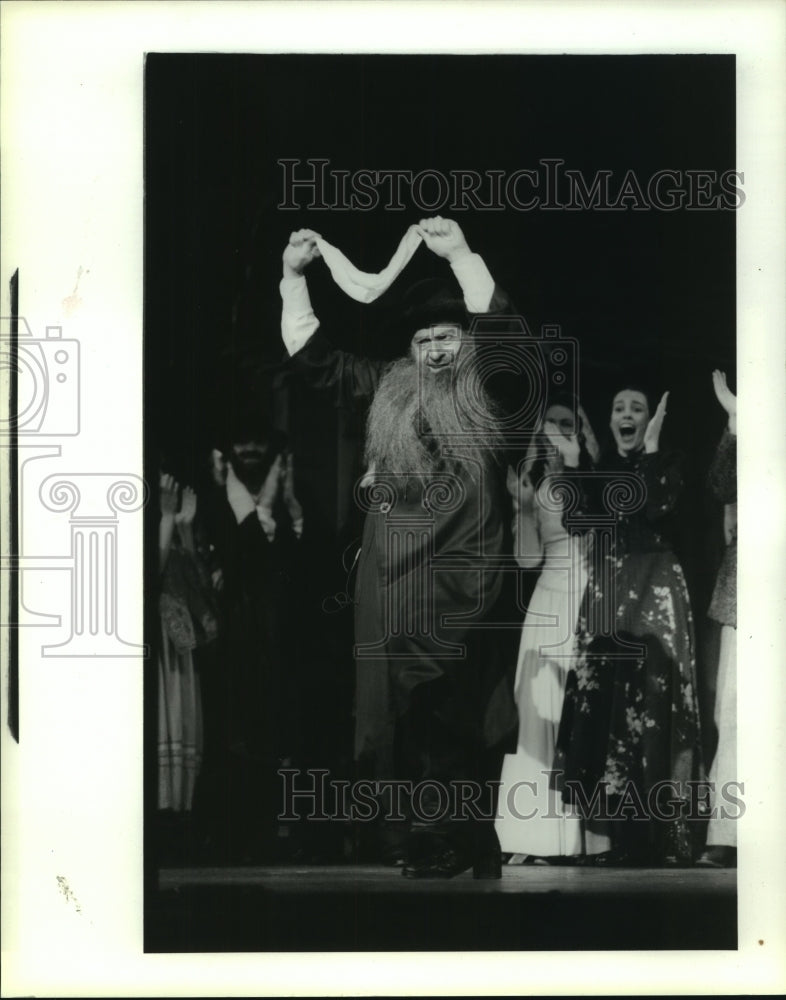 1993 Press Photo Scene from &quot;Fiddler on the Roof&quot; at Music Hall in Houston.- Historic Images