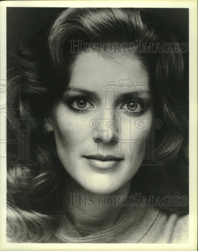 1986 Press Photo Patricia Kalember stars as a surgeon on "Kay O'Brien" series- Historic Images