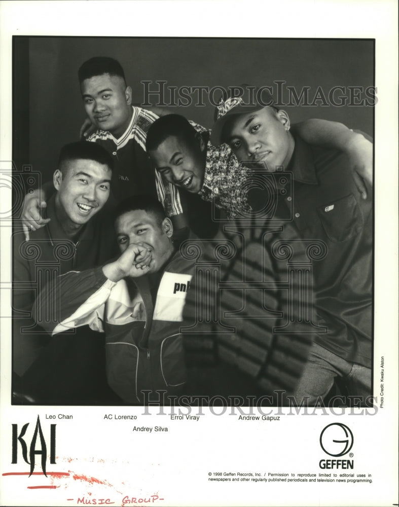 1998 Press Photo Members of the music group Kai pose for a photo - hcp05196- Historic Images