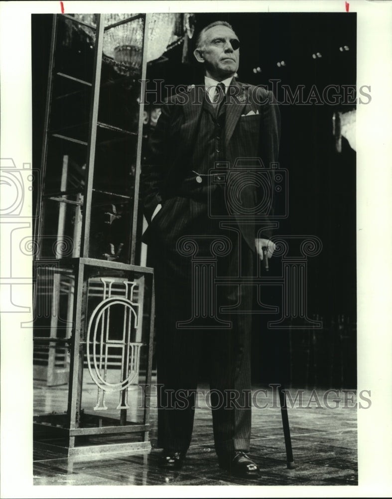 Press Photo Anthony Franciosa in &quot;Grand Hotel: The Musical&quot; International Tour - Historic Images