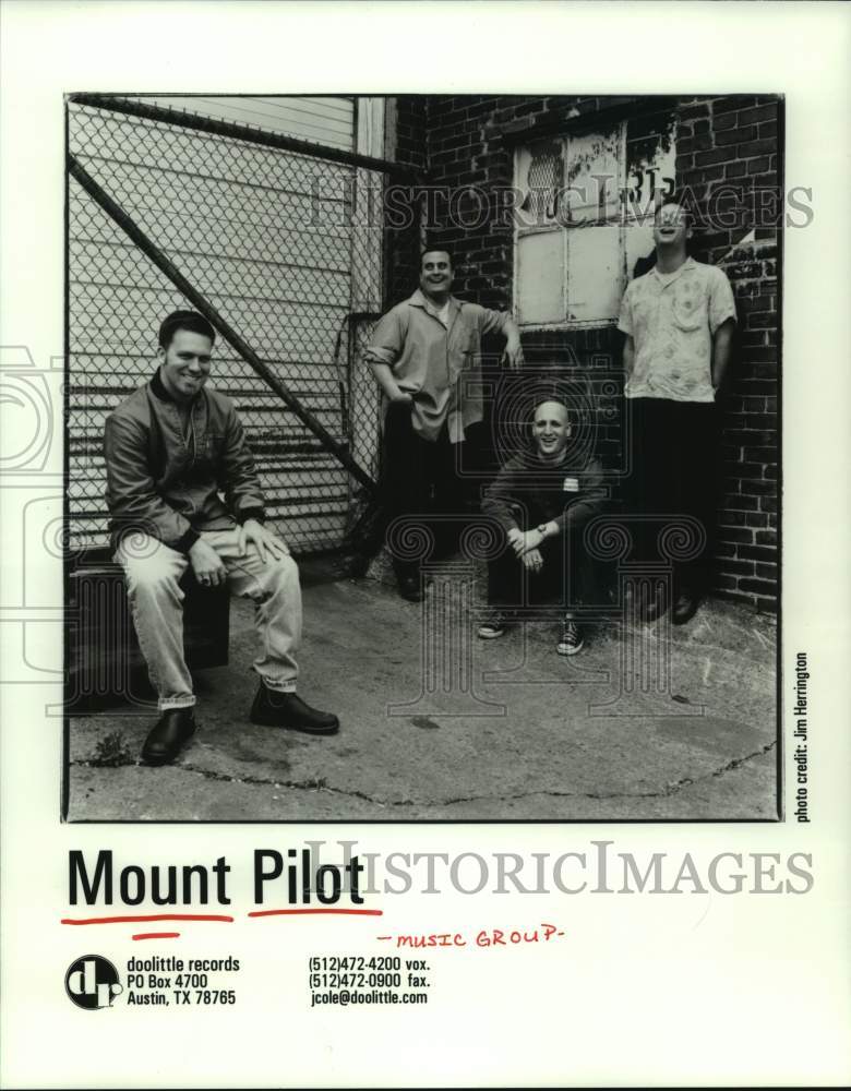 1997 Press Photo Music Group &quot;Mount Pilot&quot; - hcp07586- Historic Images