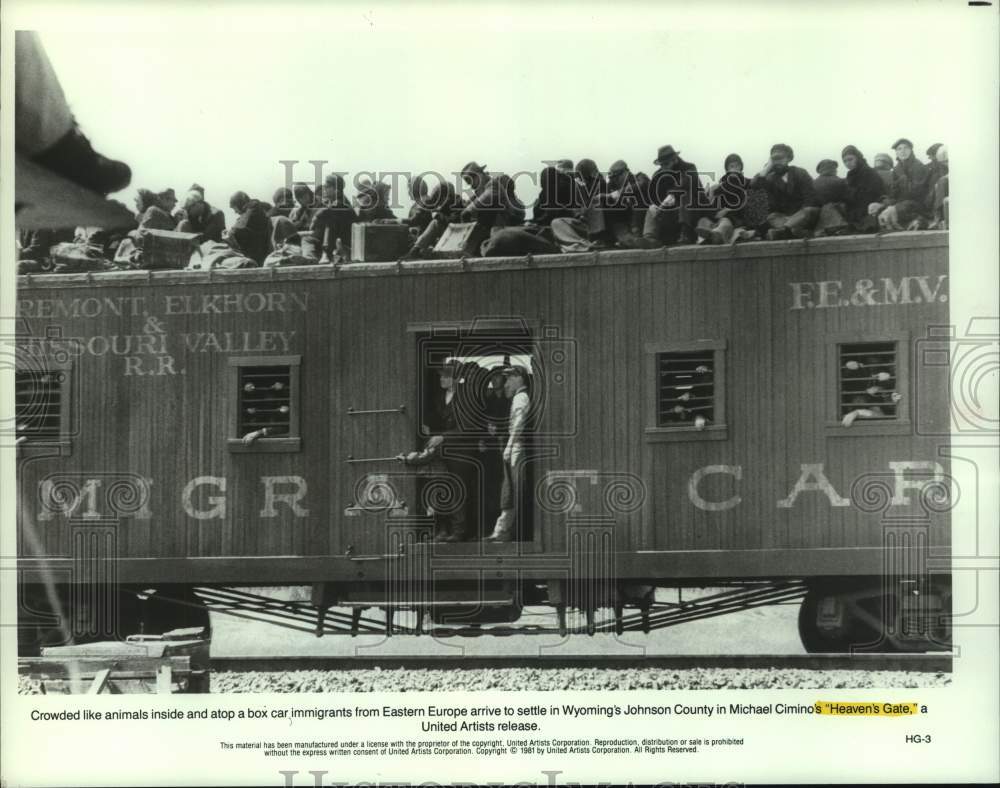 1981 Press Photo Immigrants crowed in box car; scene from movie &quot;Heaven&#39;s Gate&quot;- Historic Images