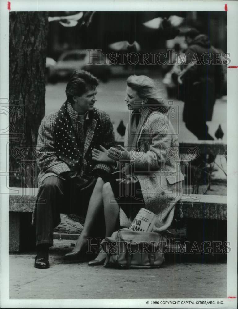 1986 Press Photo Shelley Hack, Tom Mason in scene from &quot;Jack and Mike&quot; TV series- Historic Images