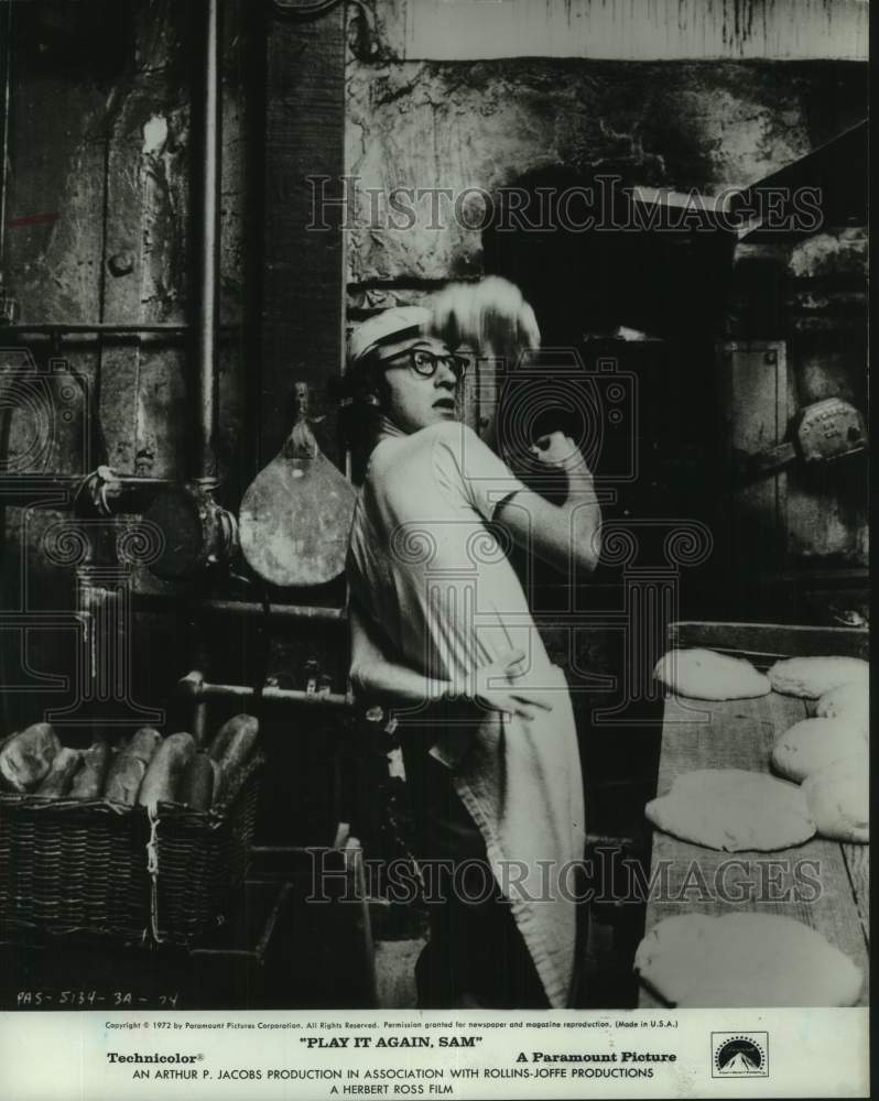 1972 Press Photo Woody Allen acts in the movie "Play it Again, Sam" - Historic Images
