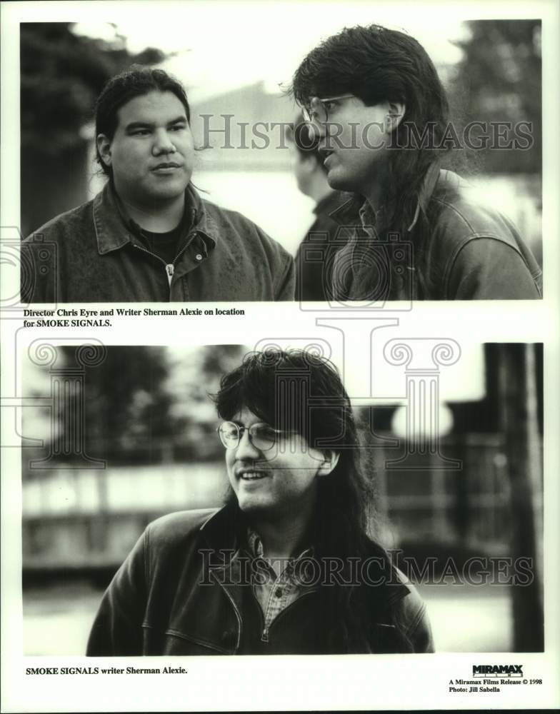 1998 Press Photo Chris Eyre and Sherman Alexie on the set of Smoke Signals- Historic Images