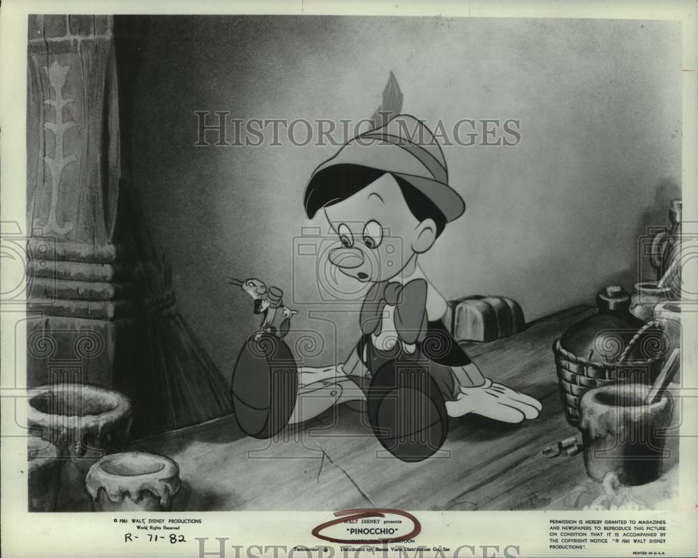 1961 Press Photo Pinocchio with Jiminy Cricket in scene from "Pinocchio" - Historic Images