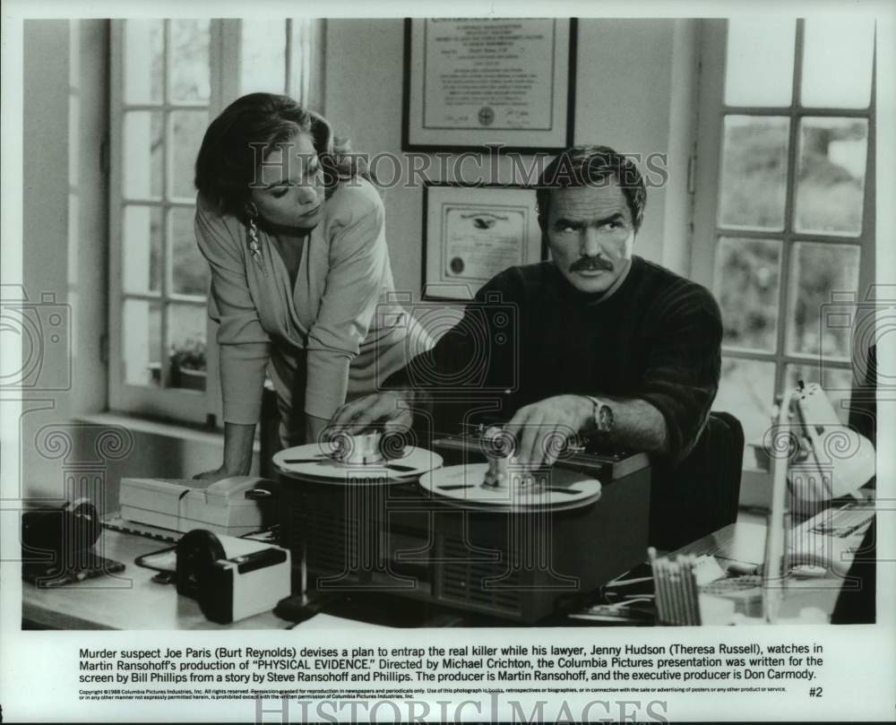 1988 Press Photo Burt Reynolds and Theresa Russell star in &quot;Physical Evidence&quot;- Historic Images