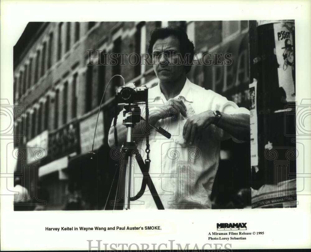 1995 Press Photo Harvey Keitel in Wayne Wang and Paul Auster's "Smoke"- Historic Images