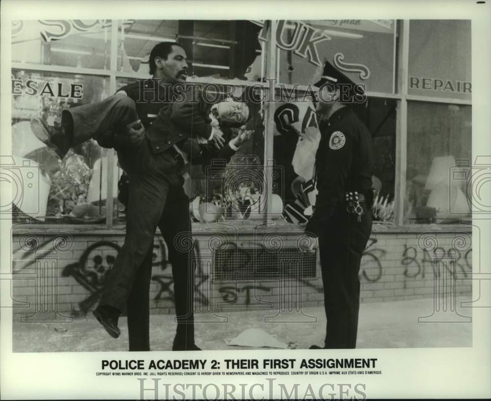 1985 Press Photo Actors in Scene from Police Academy 2: The First Assignment - Historic Images