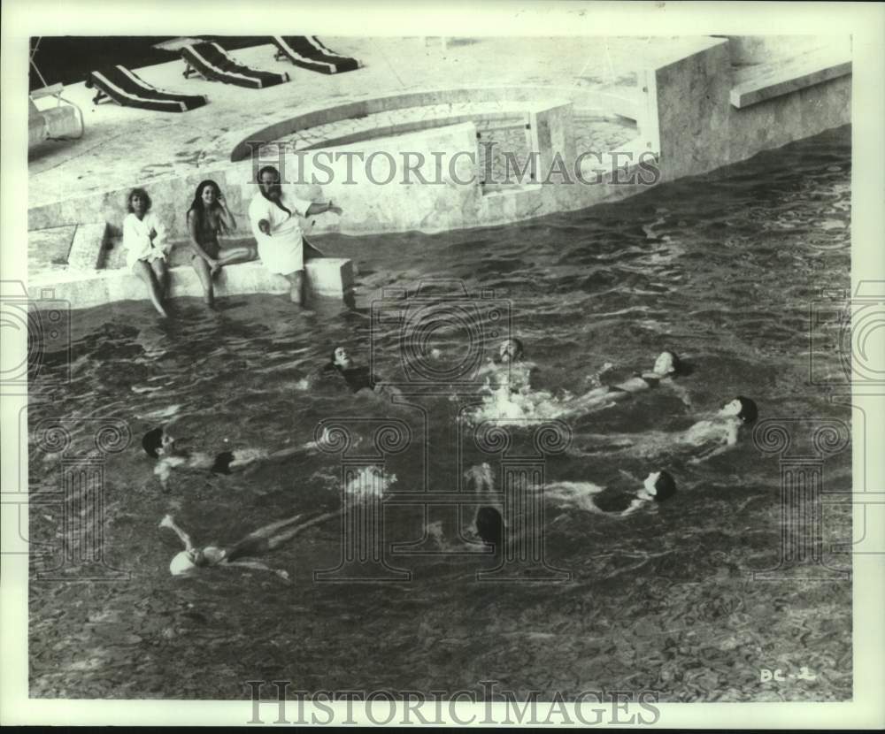 Press Photo Synchronized swimmers. - hcp13789 - Historic Images