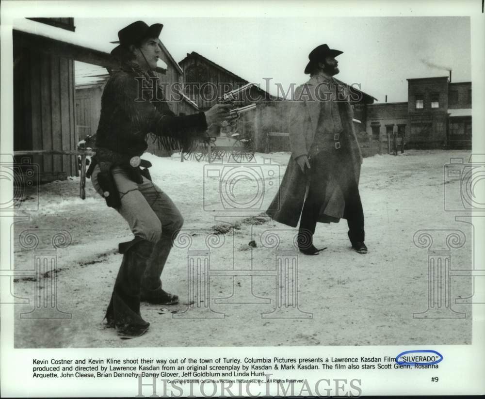 1985 Press Photo Scene from "Silverado" with Kevin Costner and Kevin Kline - Historic Images