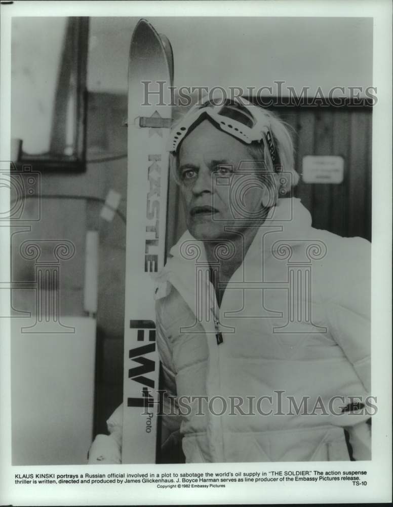 1982 Press Photo Actor Klaus Kinski acts in the movie &quot;The Soldier&quot; - Historic Images