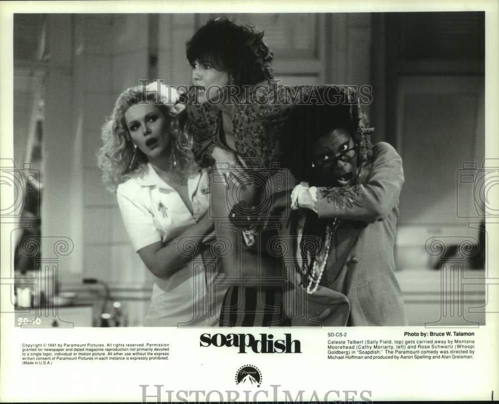 1991 Press Photo Sally Field, Cathy Moriarty &amp; Whoopi Goldberg in &quot;Soapdish&quot; - Historic Images